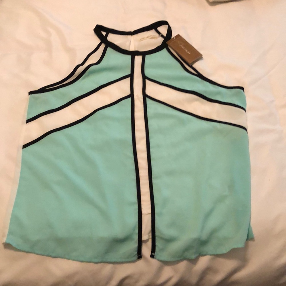 NWT beautiful top for summer